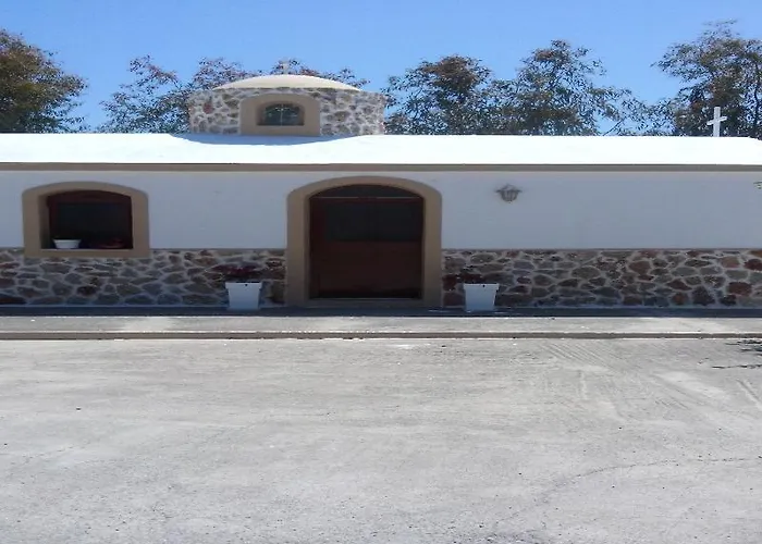 Aslanis Village